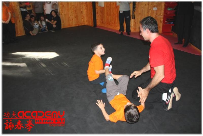 Kung Fu Bambini Academy Italia di Sifu Salvatore Mezzone Wing Tjun Ving Tsun Chun cinene artimarziali tradizionali e sport da combattimento Caserta accademia nazionale (8)